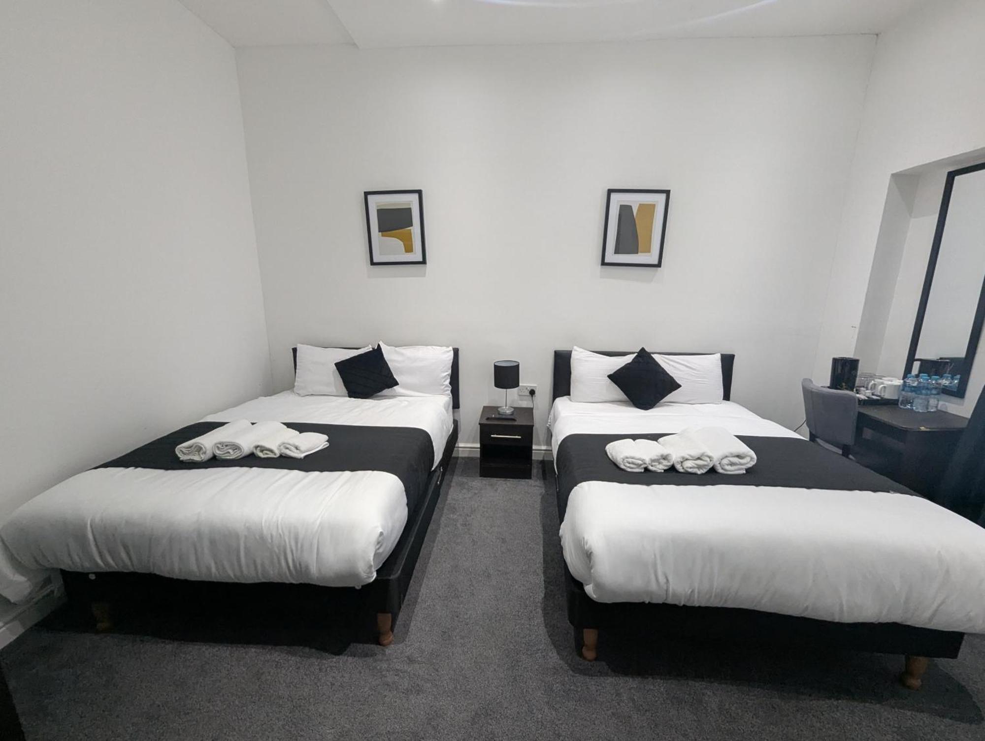 Oyo Firs Lodge London Heathrow Hounslow Buitenkant foto