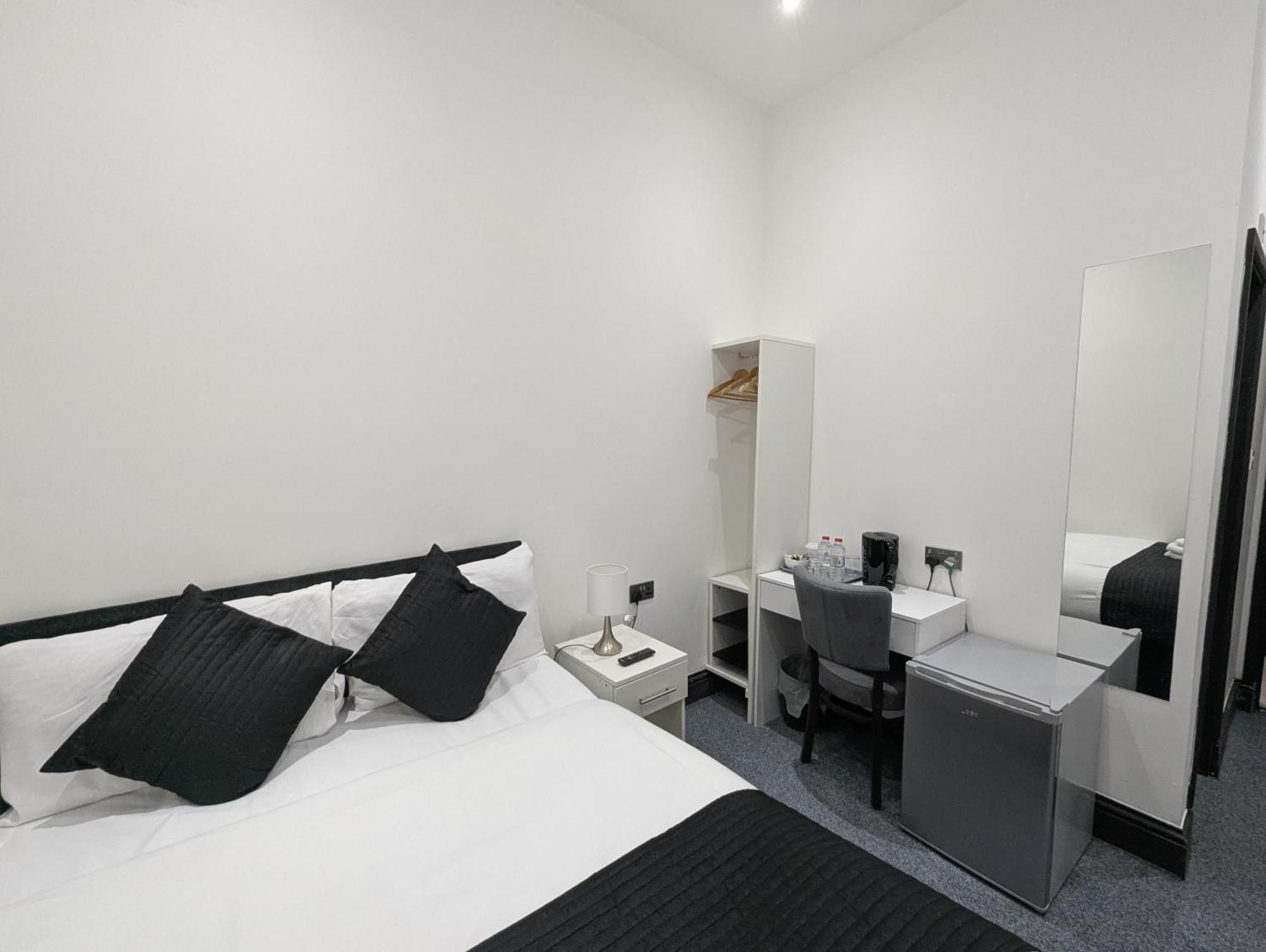 Oyo Firs Lodge London Heathrow Hounslow Buitenkant foto