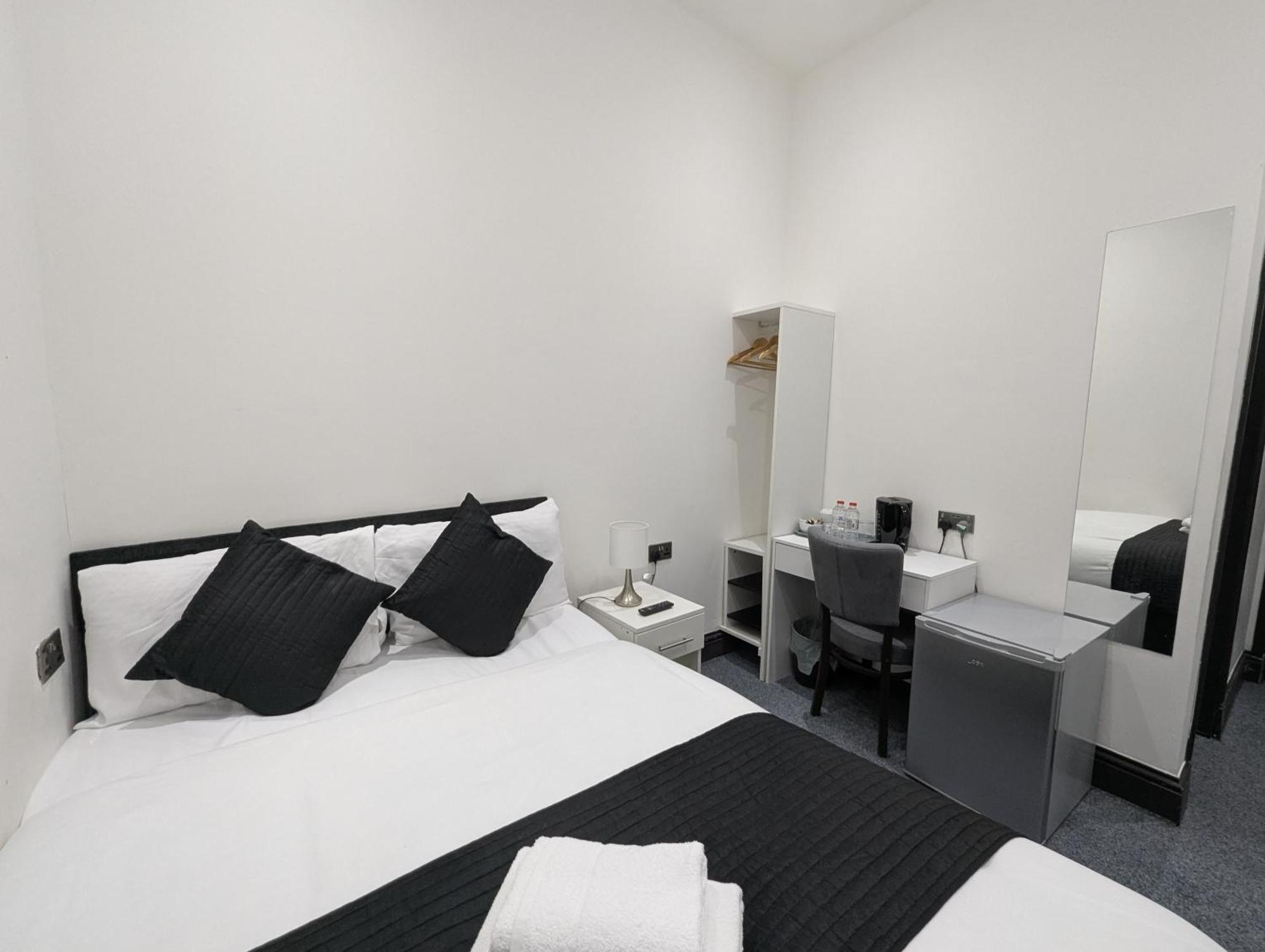 Oyo Firs Lodge London Heathrow Hounslow Buitenkant foto
