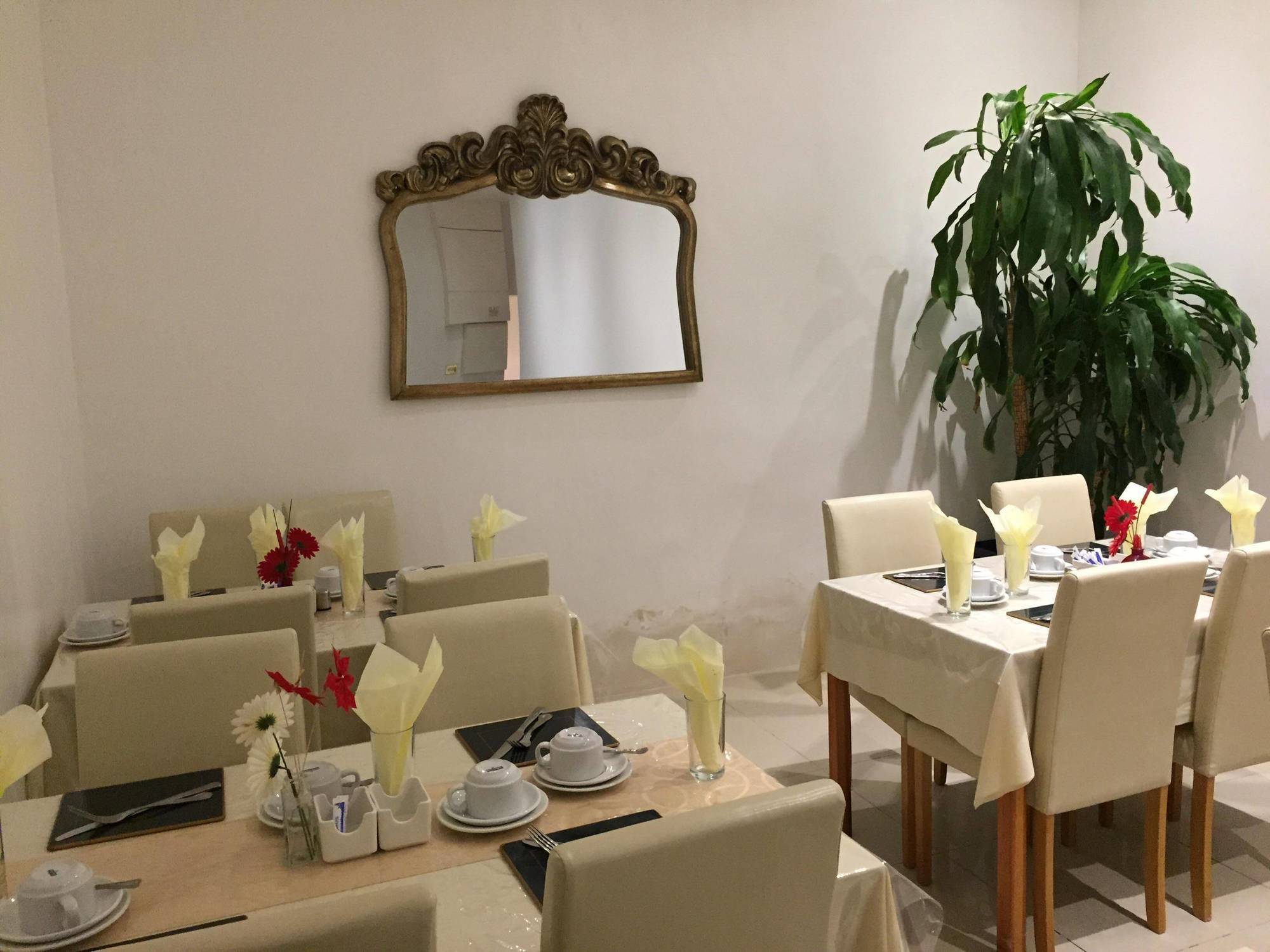 Oyo Firs Lodge London Heathrow Hounslow Buitenkant foto